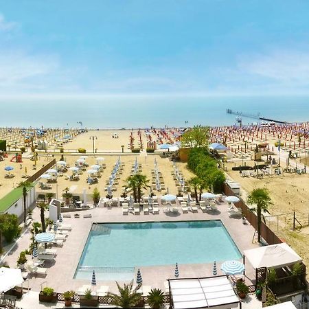 Hotel La Brezza Frontemare Lido di Jesolo Exterior foto