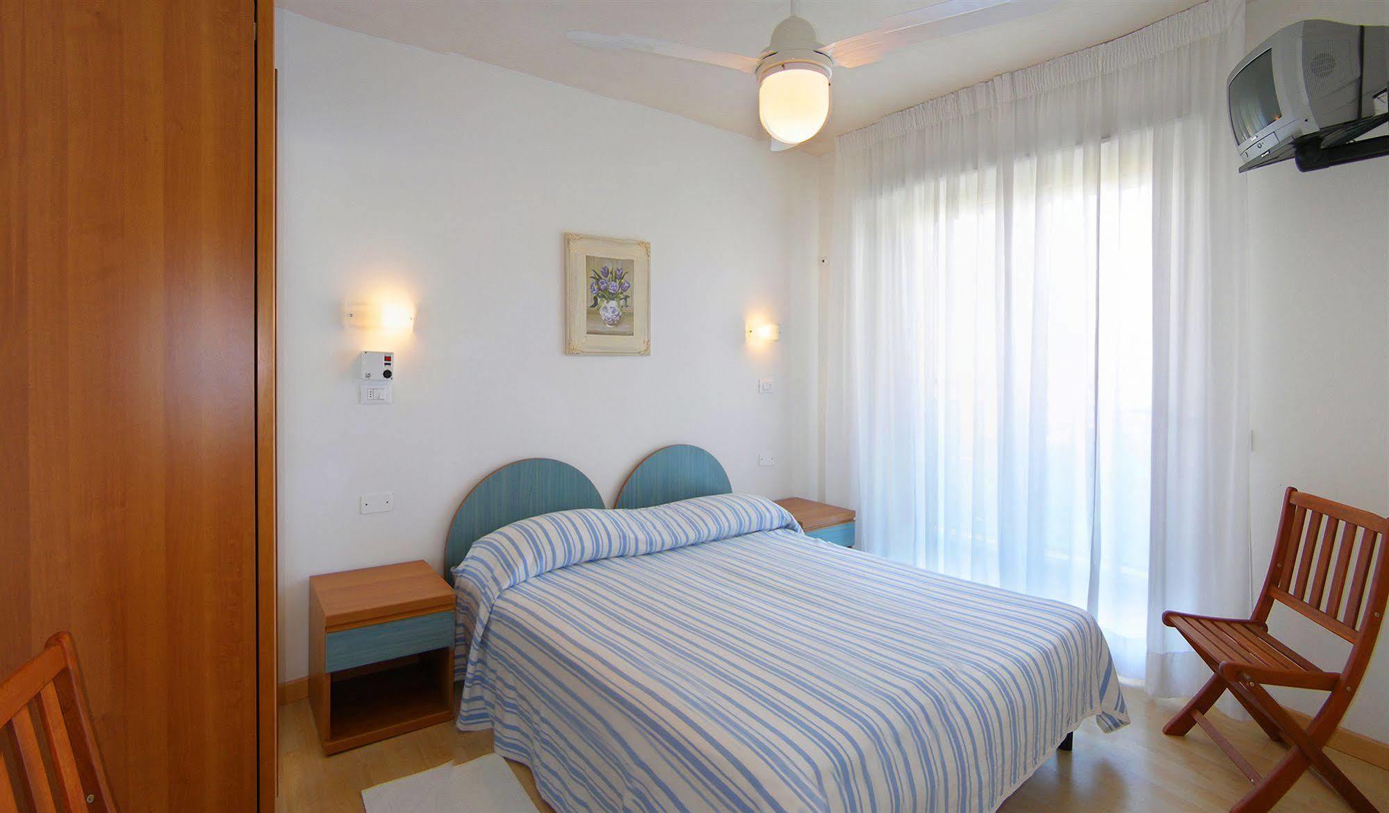 Hotel La Brezza Frontemare Lido di Jesolo Exterior foto